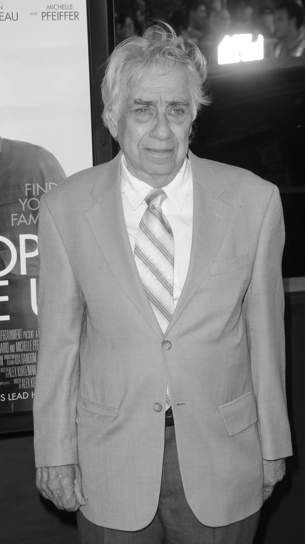 Von "Bruce Allmächtig" bis "Modern Family": In seiner langjährigen Karriere war er in zahlreichen Filmen und Serien zu sehen. Die Hollywood-Legende Philip Baker Hall ist mit 90 Jahren gestorben - friedlich in der Nacht, umgeben von geliebten Menschen.