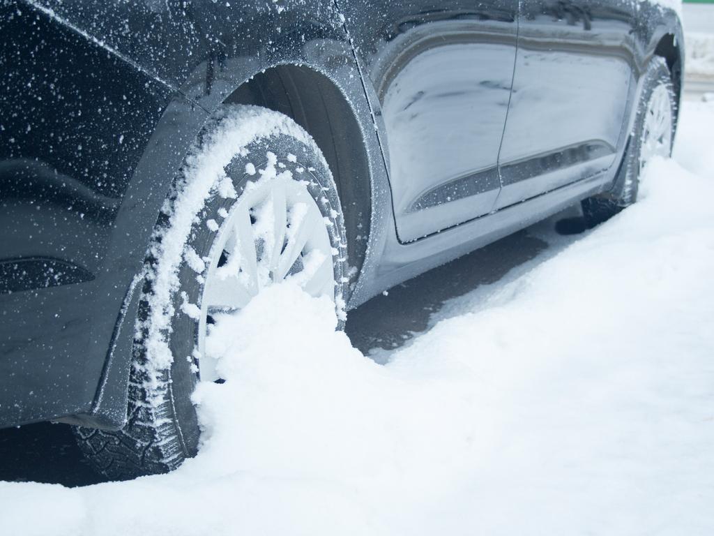 Kühlflüssigkeit im Auto nachfüllen: So geht es