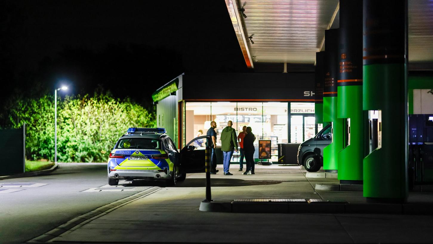 Am Abend des 31.08 überfiel ein bislang unbekannter Täter eine Tankstelle.
