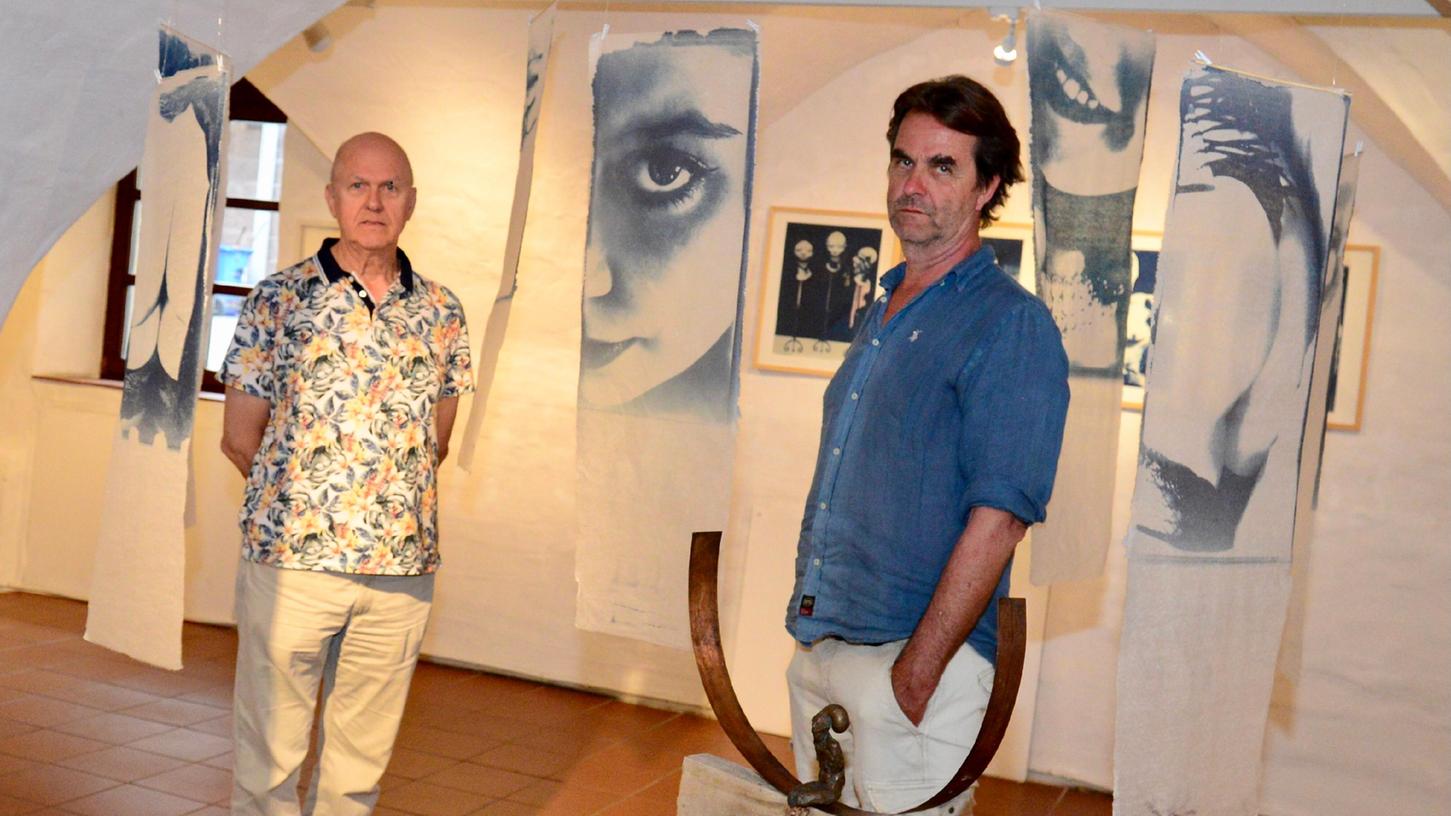 Frank Gerald Hegewald (li.) und Stefan Atzl sind neben Susanne von Janda und Manon Heupel zwei der vier neuen Mitglieder des Künstlerbundes, deren Werke in der Städtischen Galerie zu sehen sind.
