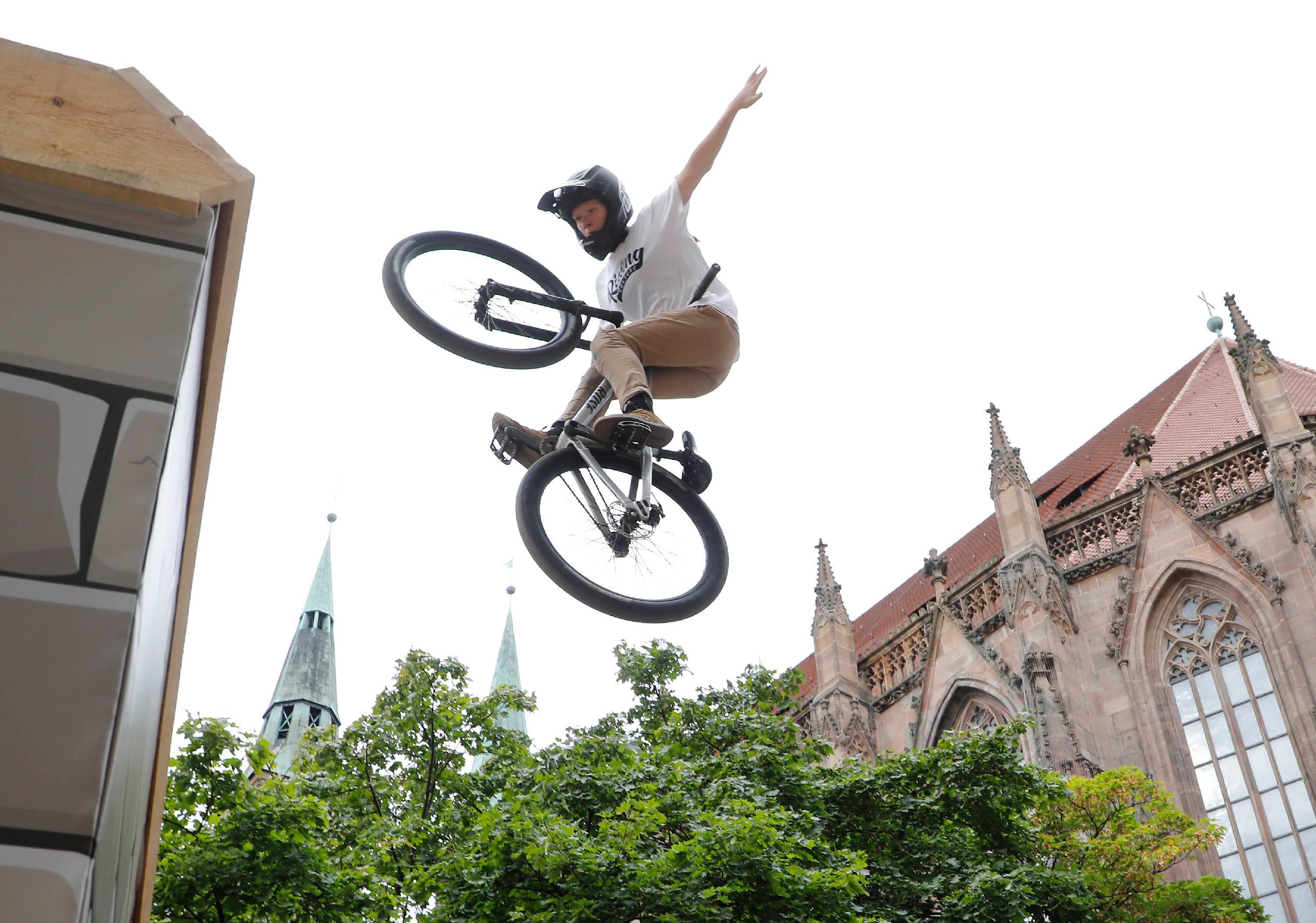 Warum erst lange abwarten? Mit jedem Durchgang wurden die Athleten mutiger und zeigten, was sie draufhaben.