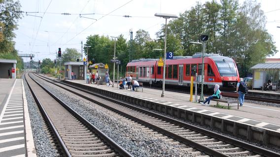 Schwierig für Pendler: Eine der wichtigsten Bahnstrecken Frankens wird monatelang gesperrt