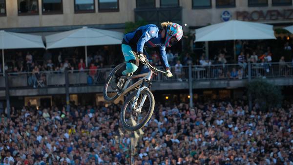 Rogatkin wiederum wiederholte seinen spektakulären 1440, eine vierfache Drehung mit seinem Mountainbike um die eigene Achse, der ihm 2017 den Sieg beim Slopestyle Contest beschert hatte.