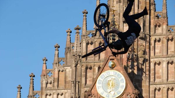 Wenn das Wetter keinen Strich durch die Rechnung macht, zählt der Hauptmarkt wie schon in Durchgang eins als letzter der fünf Distrikte zum Kurs des Slopestyle Contest.