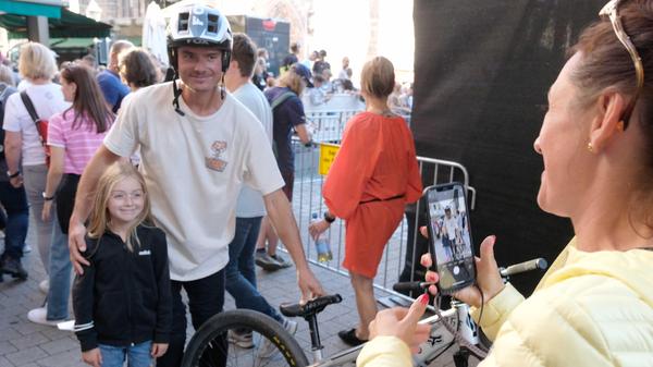 ...nahmen sich die Sportler auch Zeit für Erinnerungsfotos.