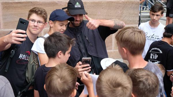 Für Fotos mit den Fans bleibt immer genügend Zeit.