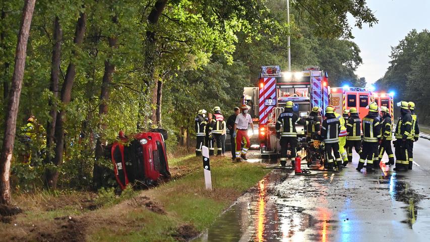 Three people were injured. Three people were injured.