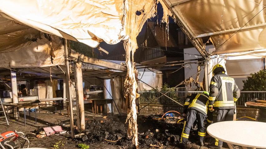 Schneise der Verwüstung: Festzelt auf fränkischer Kirchweih gerät in Flammen