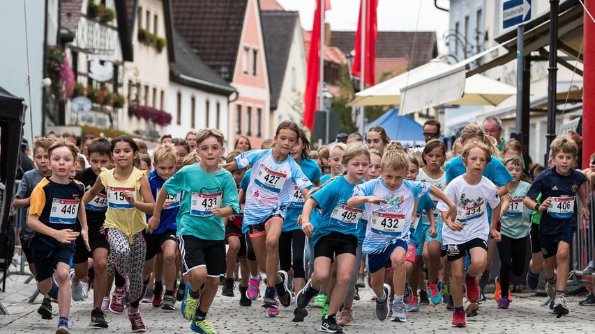 Fränkische – Schweiz – Marathon     Bambini- und Schülerläufe am Samstag plus Rahmenprogramm     Foto: Andreas Klupp