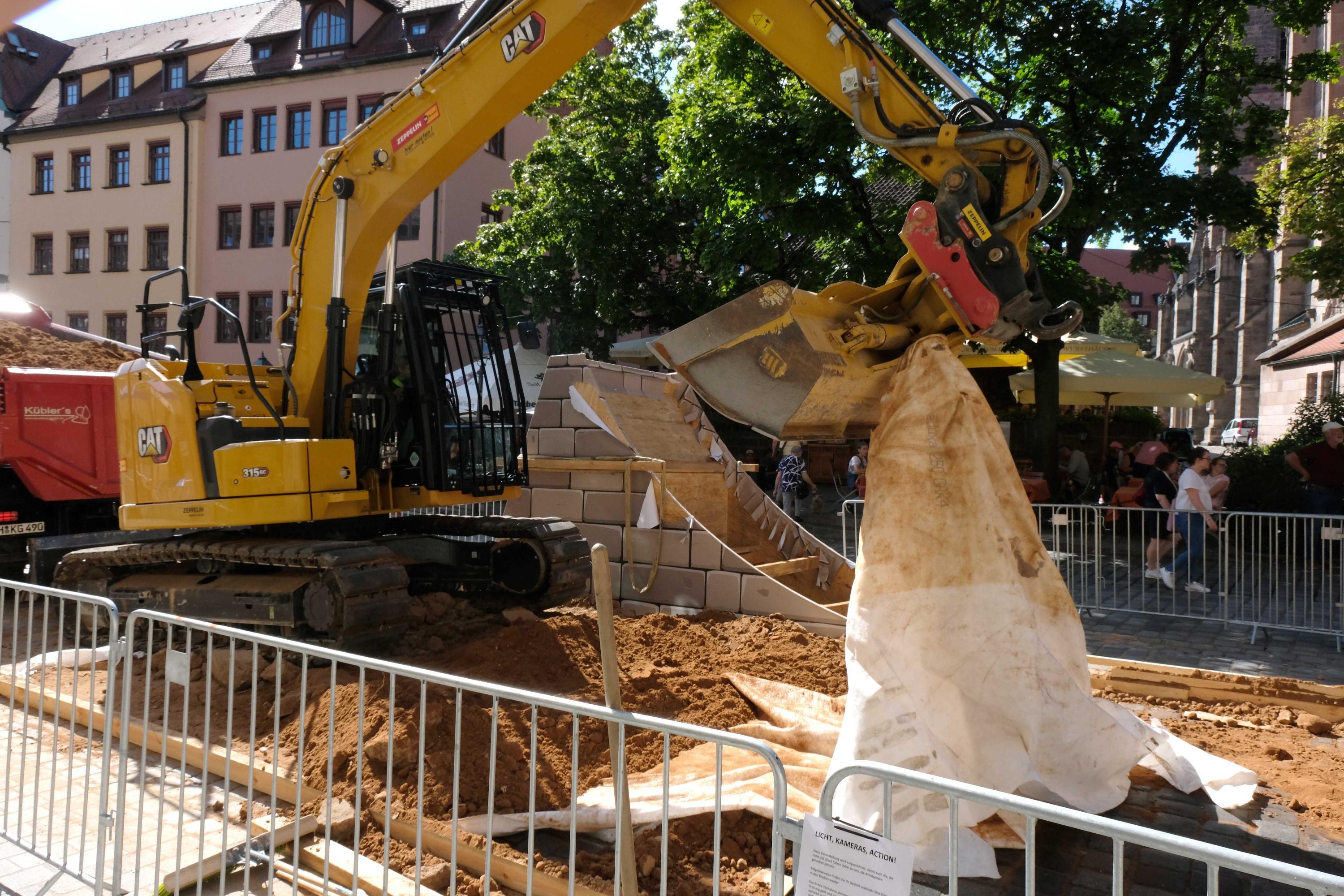 Laut Veranstalterangaben waren im Lauf des Samstags insgesamt 120.000 Zuschauer an der Strecke.