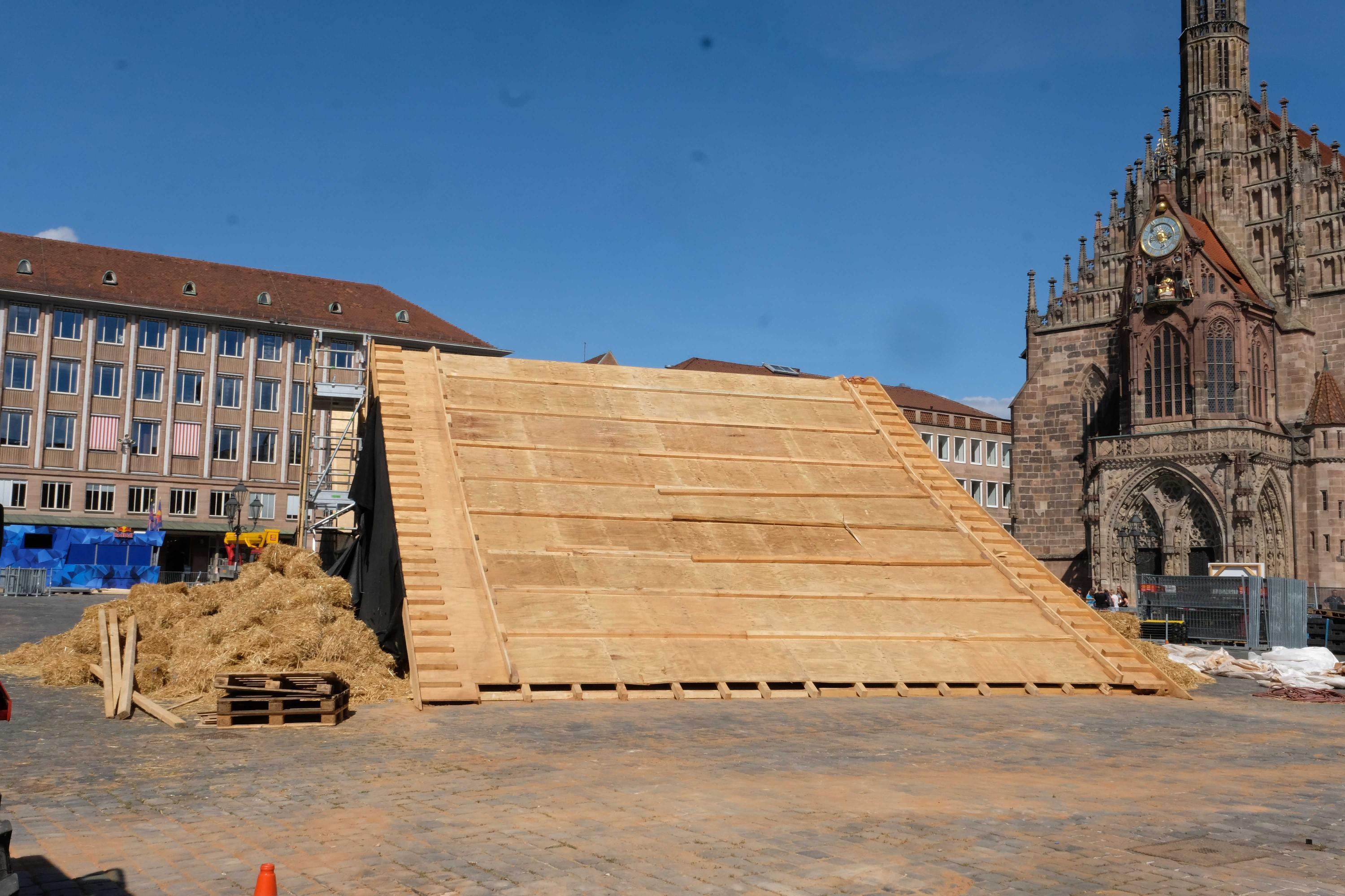 Während die Strecke langsam aber sicher verschwindet, werden sich die Fahrer und Zuschauer noch lange an den District Ride erinnern. 