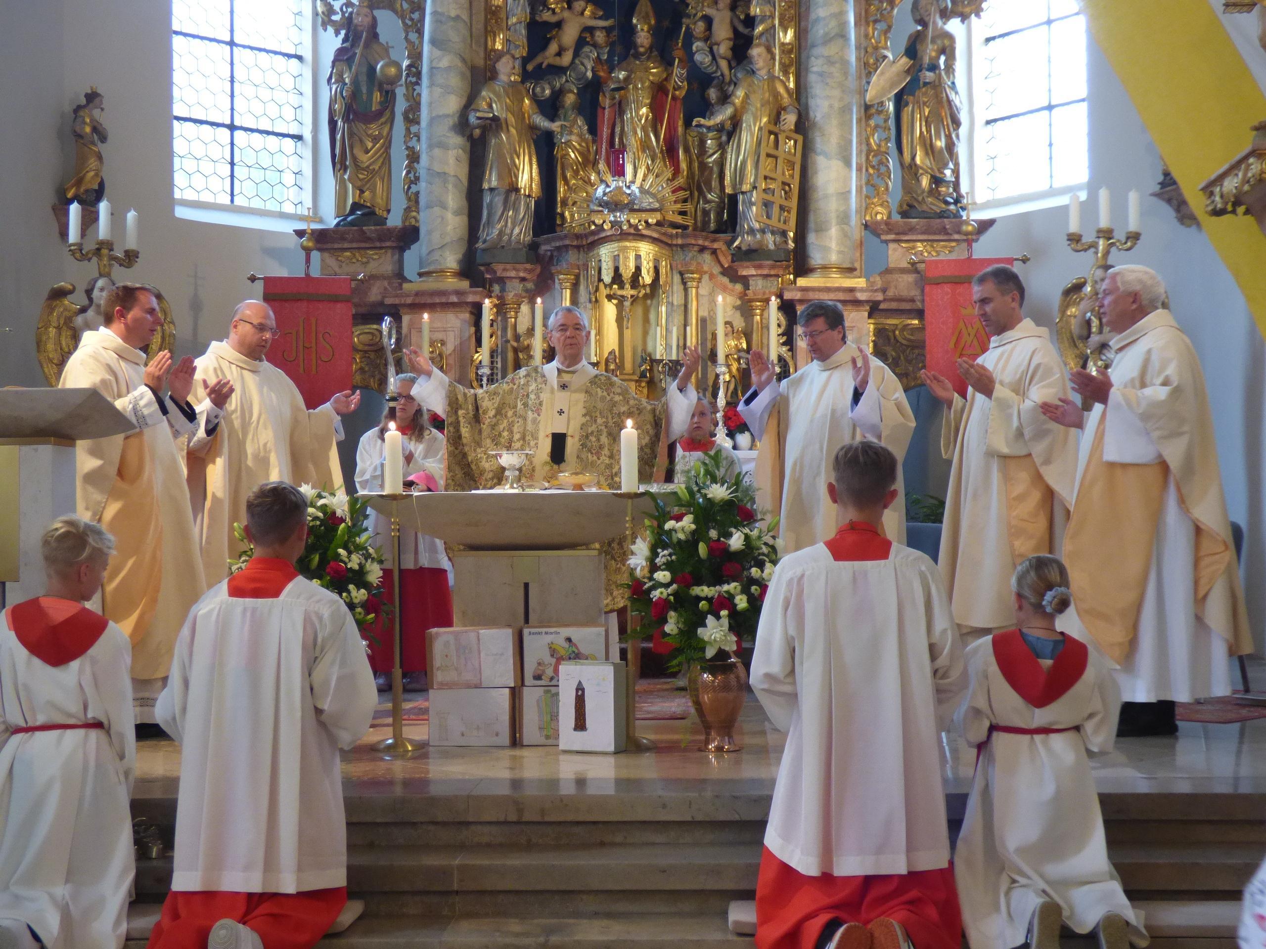 Erzbischof zelebrierte Festgottesdienst zur Jubel-Kirchweih in ...