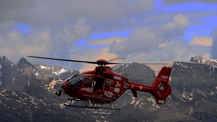 Die Bergwacht Mittenwald barg den Bergsteiger - für ihn kam jedoch jede Hilfe zu spät. (Symbolbild) Die Bergwacht Mittenwald barg den Bergsteiger - für ihn kam jedoch jede Hilfe zu spät. (Symbolbild)
