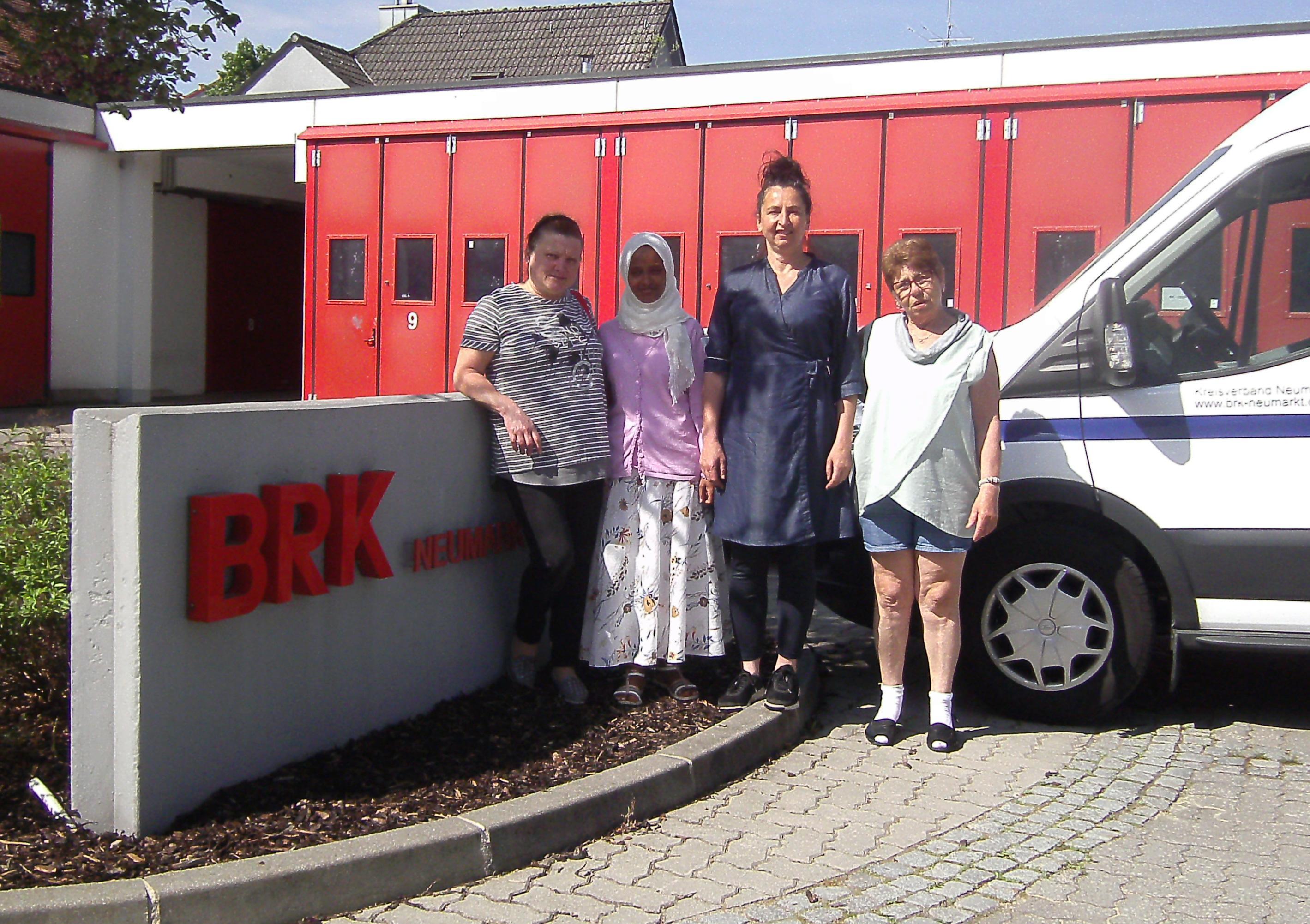 Glückshormone im Ehrenamt: Neumarkter Kleiderkammer im BRK sucht ...