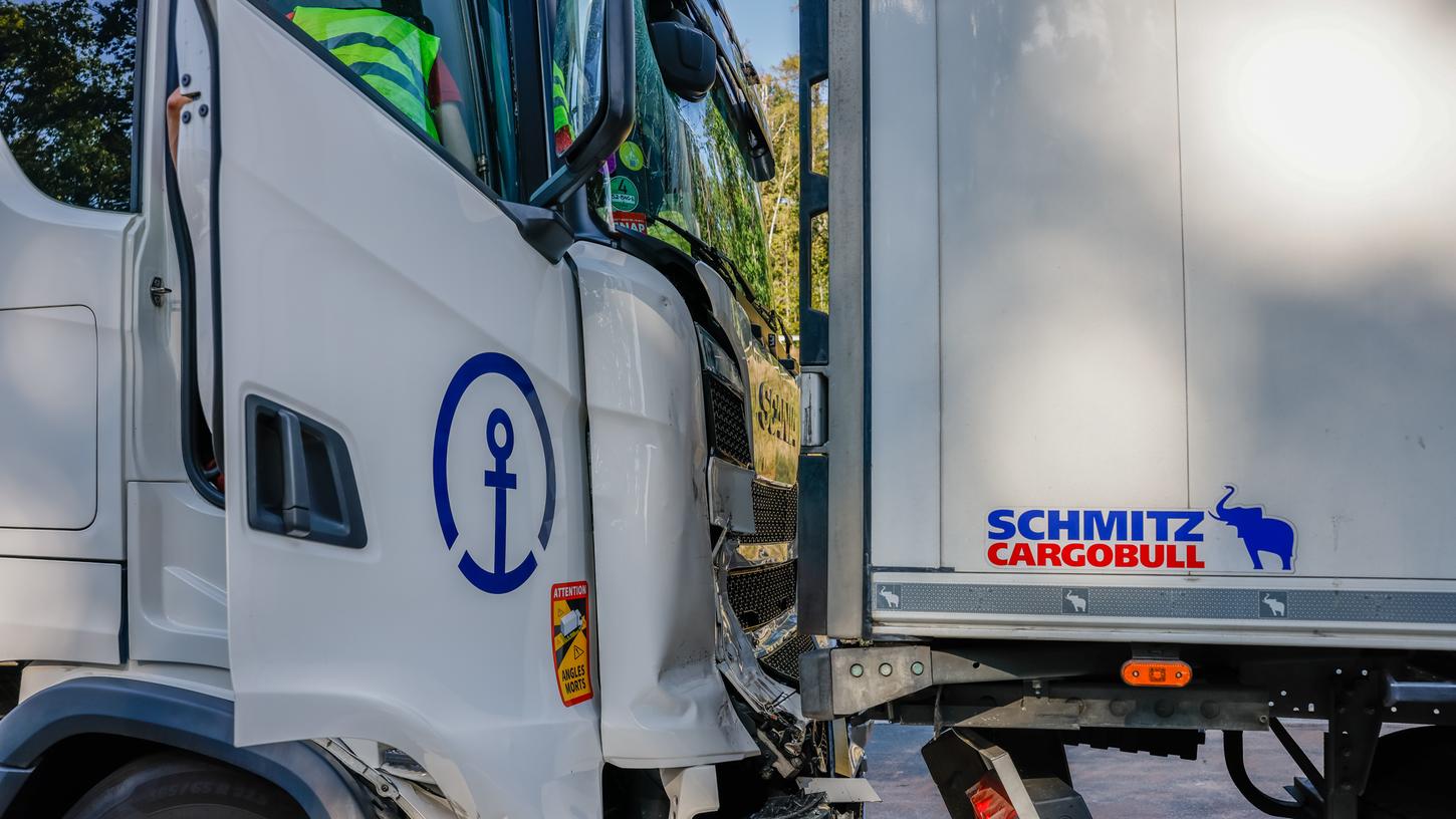 Erlangen: Auffahrunfall auf der A3 sorgt für kilometerlangen Stau