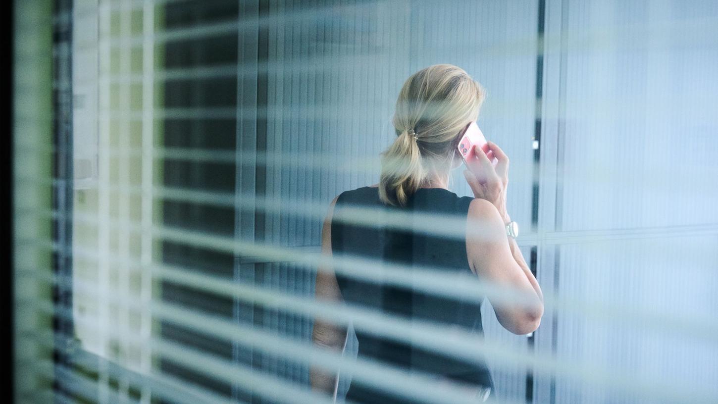 Der Frauenanteil in den Spitzenetagen von öffentlichen Unternehmen in Deutschland steigt bislang nur langsam. Der Frauenanteil in den Spitzenetagen von öffentlichen Unternehmen in Deutschland steigt bislang nur langsam.
