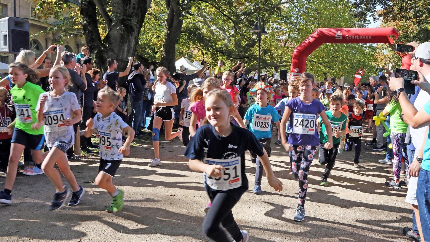 Der Lauf gegen Krebs in Erlangen kommt immer gut an, wie das Bild aus dem Jahr 2019 zeigt. 