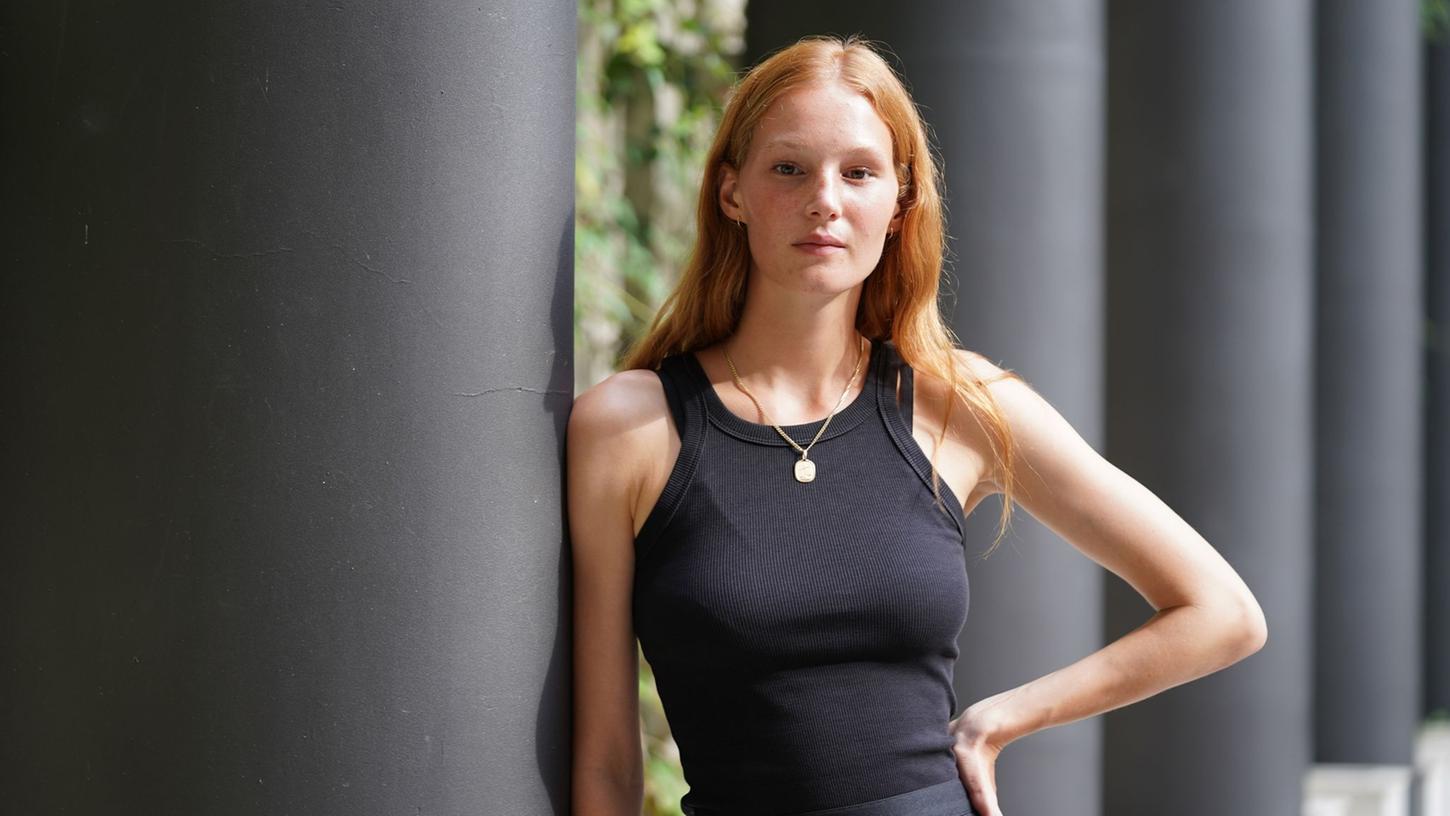 Model Isabel Monsees aus Buxtehude wird von der Agentur "Spin Model Management" vertreten und ist bereits für einige Designer über den Laufsteg gelaufen. Model Isabel Monsees aus Buxtehude wird von der Agentur "Spin Model Management" vertreten und ist bereits für einige Designer über den Laufsteg gelaufen.