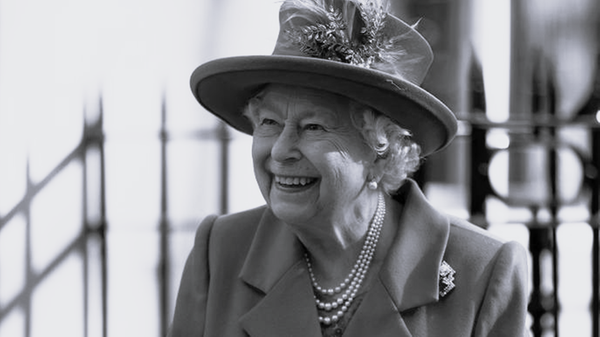 Queen Elizabeth II. starb nach Angaben des Buckingham-Palasts im Alter von 96 Jahren auf Schloss Balmoral in Schottland. Der Tod der britischen Königin rief nicht nur in ihrer Heimat Erschütterung und Trauer hervor: In der ganzen Welt haben Staats-, Regierungschefs und auch Hollywood-Stars ihre Trauer bekundet. Obwohl die britische Monarchin über keine politische Macht verfügte, galt sie als eine der bedeutendsten Persönlichkeiten unserer Zeit. 1952 hatte die Monarchin den Thron bestiegen. Ihre Ära dauerte 70 Jahre.