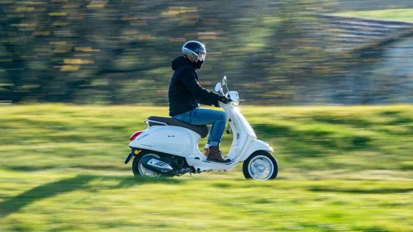 Blickrichtung trainieren: Mit dem Motorrad Bremsmanöver üben