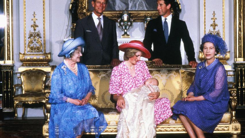 Alles sieht nach Eintracht aus auf diesem Foto mit William - doch bereits zu diesem Zeitpunkt, 1982, führt Diana bereits eine "Ehe zu dritt"