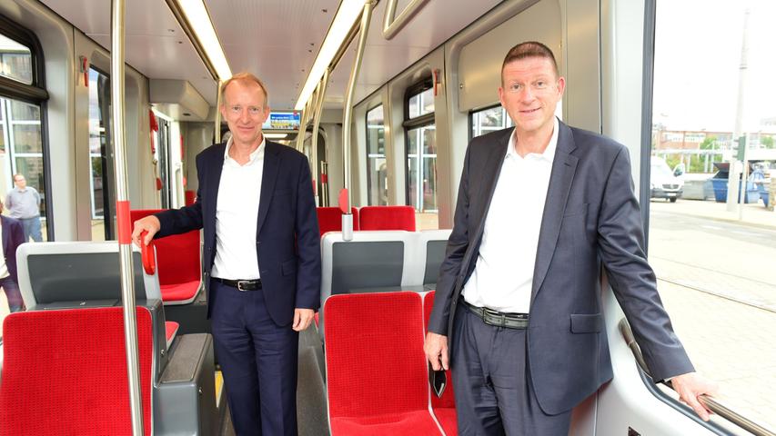 Albrecht Neumann von Siemens Mobility und Tim Dahlmann-Resing, VAG-Vorstand Technik und Marketing, stellten die neuen Avenio-Bahnen vor. Albrecht Neumann von Siemens Mobility und Tim Dahlmann-Resing, VAG-Vorstand Technik und Marketing, stellten die neuen Avenio-Bahnen vor.