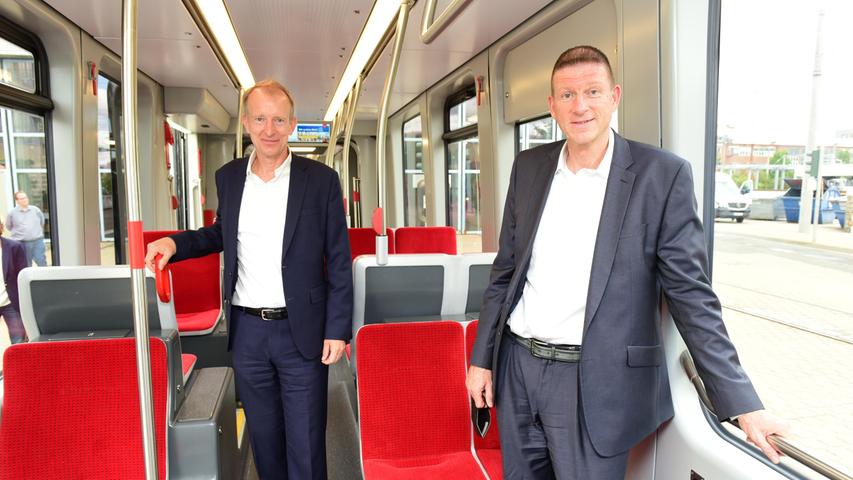 Albrecht Neumann von Siemens Mobility und Tim Dahlmann-Resing, VAG-Vorstand Technik und Marketing, stellten die neuen Avenio-Bahnen vor.