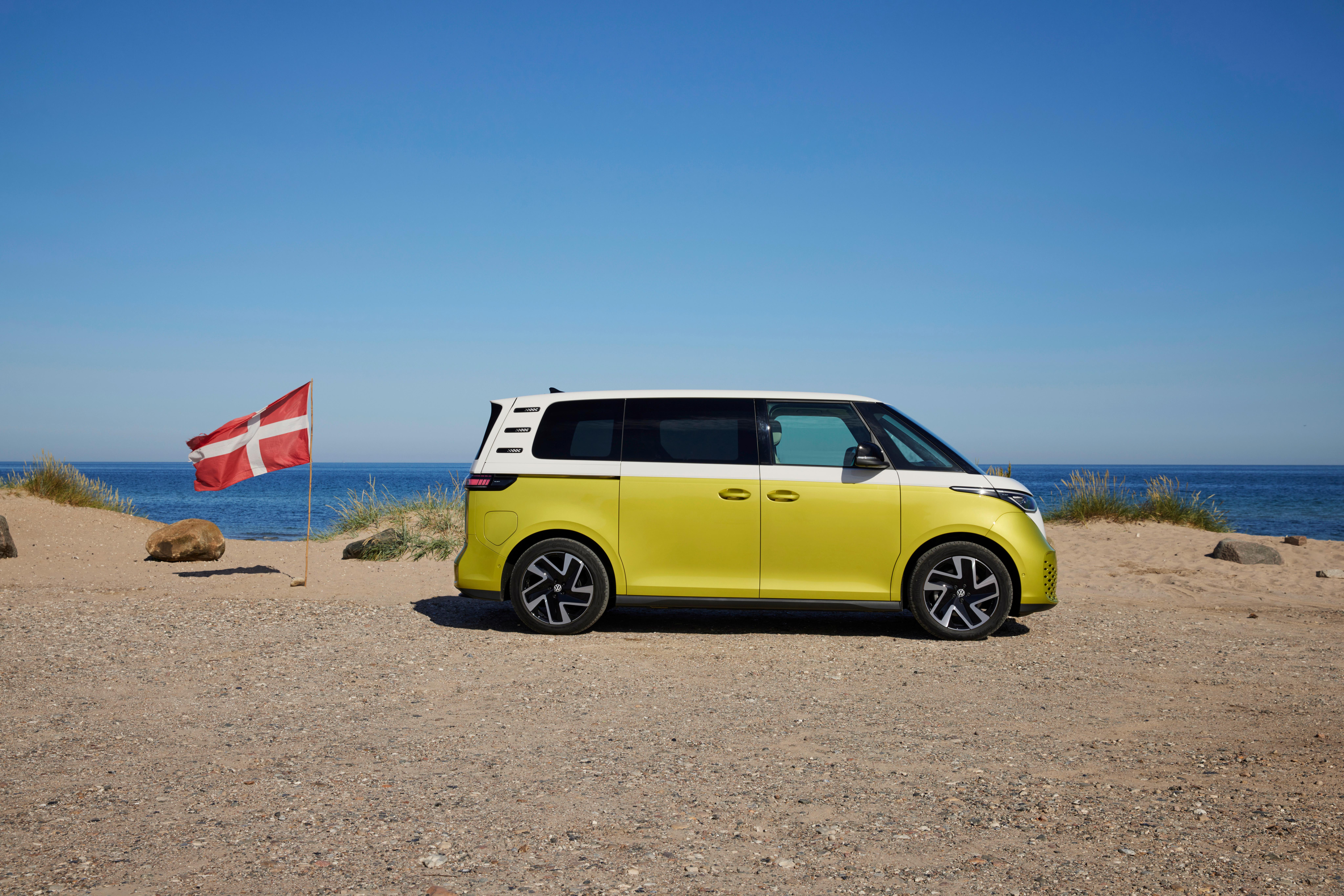 An den Start fährt der Batterie-Bulli mit einem Antrieb, der sich aus einem 150 kW/204 PS starken E-Motor und einem Akku von 77 kWh Nettokapazität als Stromspender zusammensetzt.