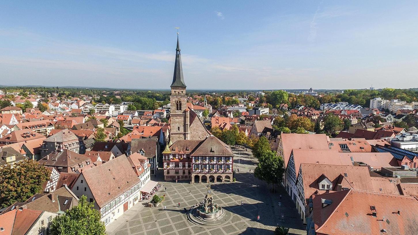 Klein, aber oho: 41.296 Einwohner hat Schwabach derzeit, sieben weniger als Coburg - und holt sich damit vorerst den Titel der "kleinsten kreisfreien Stadt Bayerns" zurück.
