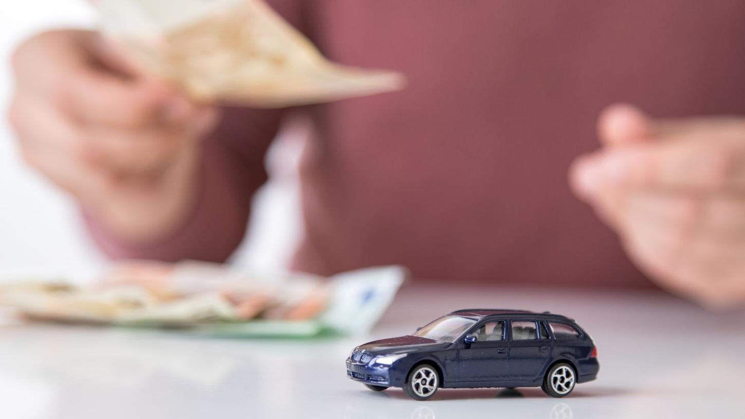 Die Kosten für Autoersatzteile steigen an: Verbraucher müssen sich auf höhere Prämien bei der Kfz-Versicherung einstellen. Die Kosten für Autoersatzteile steigen an: Verbraucher müssen sich auf höhere Prämien bei der Kfz-Versicherung einstellen.