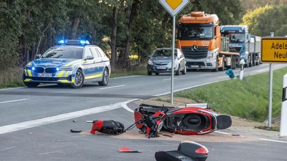 Wegen Vorfahrtsmissachtung: Rollerfahrer stirbt in Mittelfranken