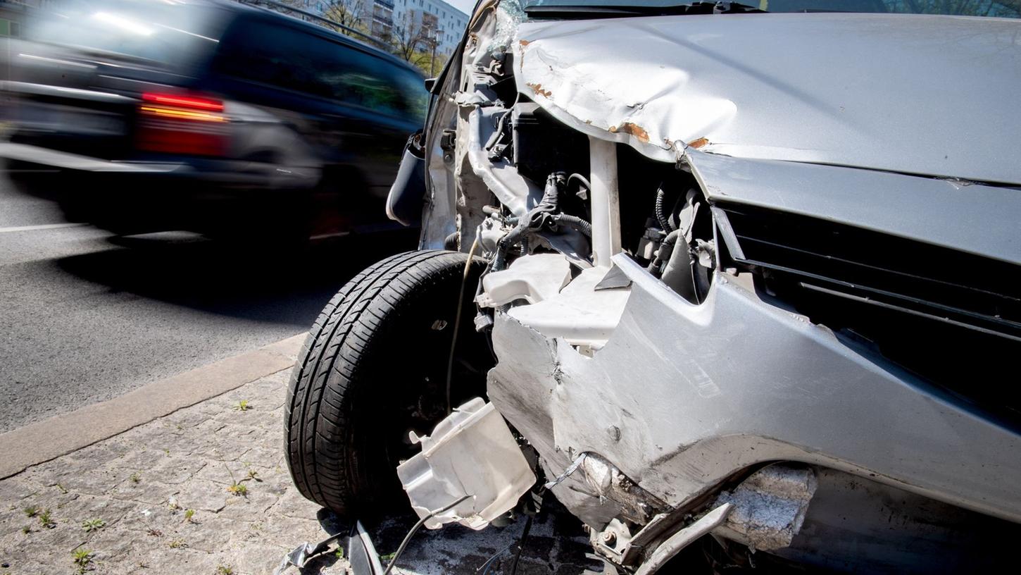 Passiert ein Unfall, muss der Versicherer handeln - doch danach darf er den Vertrag mit dem Kunden meist kündigen. Passiert ein Unfall, muss der Versicherer handeln - doch danach darf er den Vertrag mit dem Kunden meist kündigen.