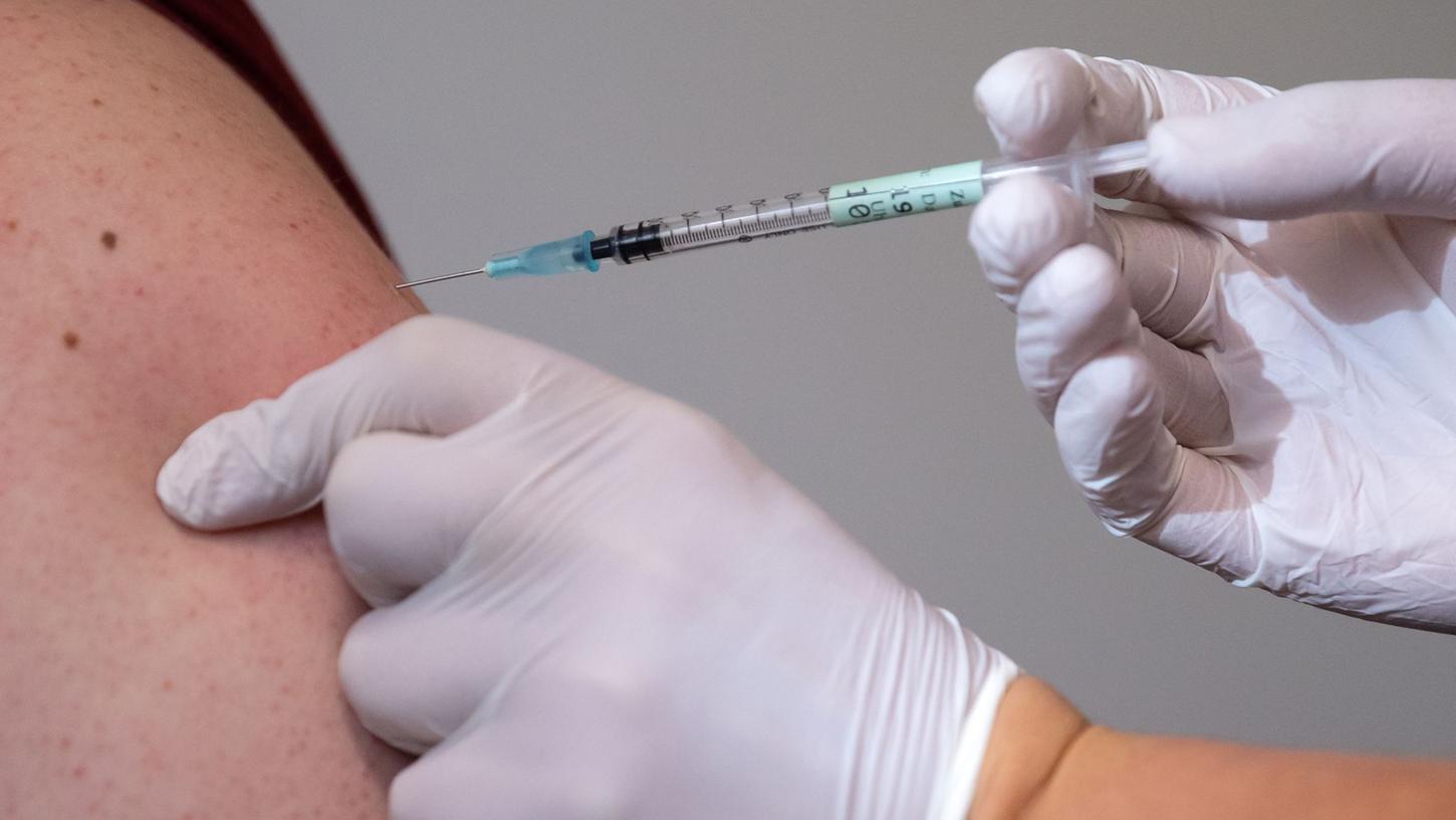 Die Europäische Kommission hat einen weiteren an Omikron angepassten Impfstoff zugelassen.