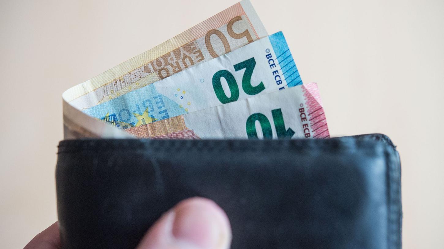 Sparkassen: Viele Haushalte verbrauchen ihr ganzes Einkommen Sparkassen: Viele Haushalte verbrauchen ihr ganzes Einkommen
