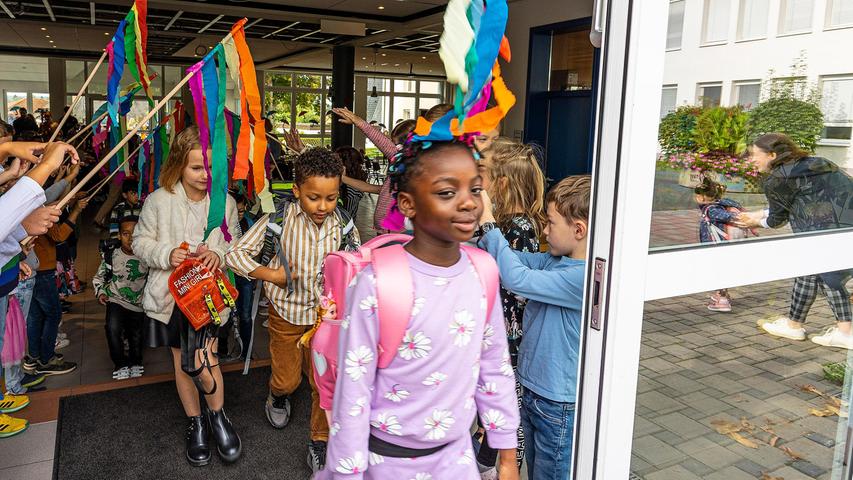 In der Herzogenauracher Carl-Platz-Grundschule (CPS) sind zum ersten Schultag 175 Kinder in sieben Klassen eingeschult worden.
