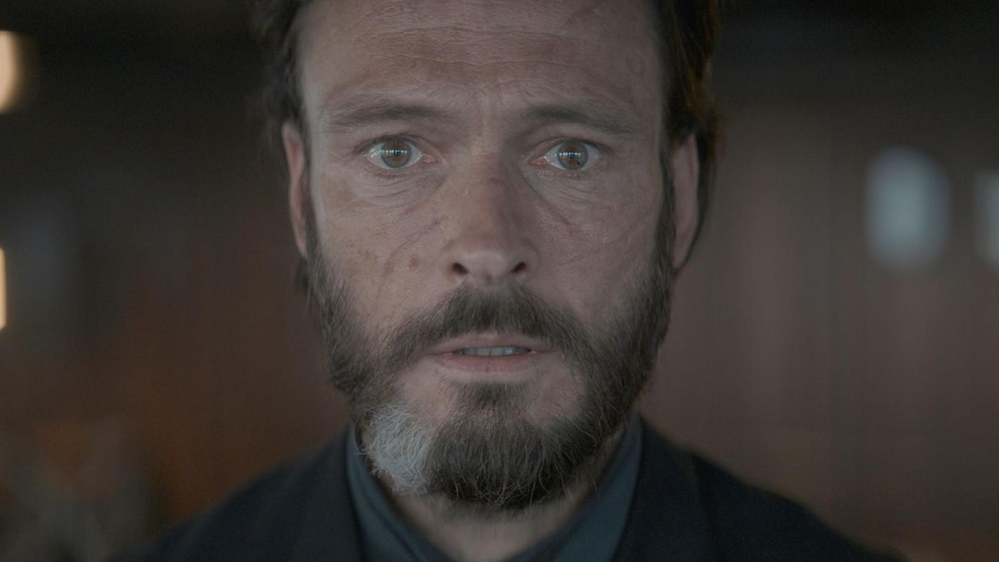 Andreas Pietschmann spielt Eryk Larsen in der Netflix-Serie "1899". Andreas Pietschmann spielt Eryk Larsen in der Netflix-Serie "1899".