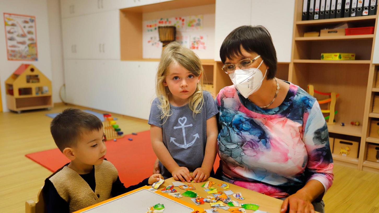 Rita Gross, Leiterin des integrativen Kinderhauses Schmetterlingsgarten, hat einen erfüllenden Beruf - doch Personal ist in ihrer Branche mittlerweile knapp.
Rita Gross, Leiterin des integrativen Kinderhauses Schmetterlingsgarten, hat einen erfüllenden Beruf - doch Personal ist in ihrer Branche mittlerweile knapp.