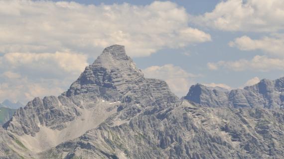 Klimawandel im Bild: Bayerischer Berg bricht in der Mitte auseinander