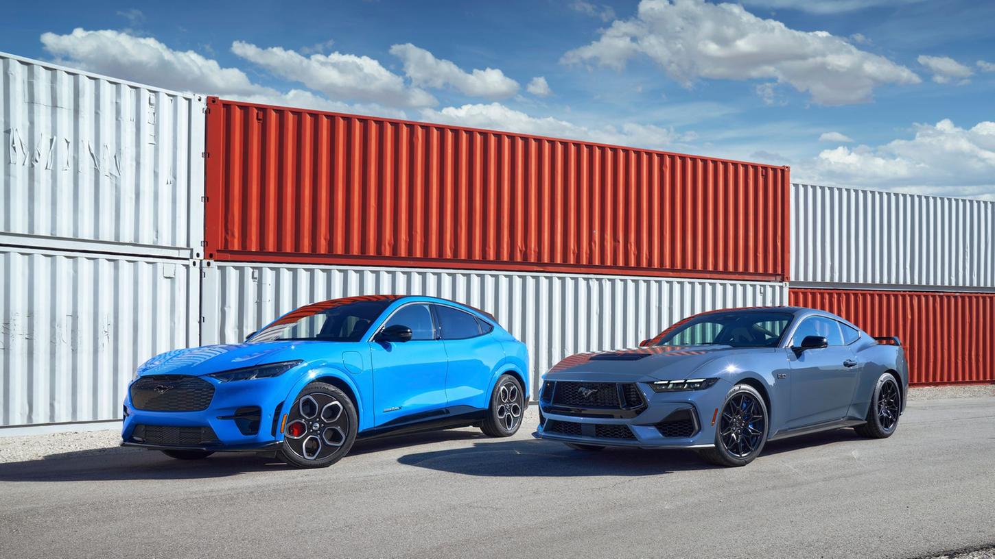 Die siebte Generation des Mustangs behält den klassischen V8-Motor (rechts). Die siebte Generation des Mustangs behält den klassischen V8-Motor (rechts).