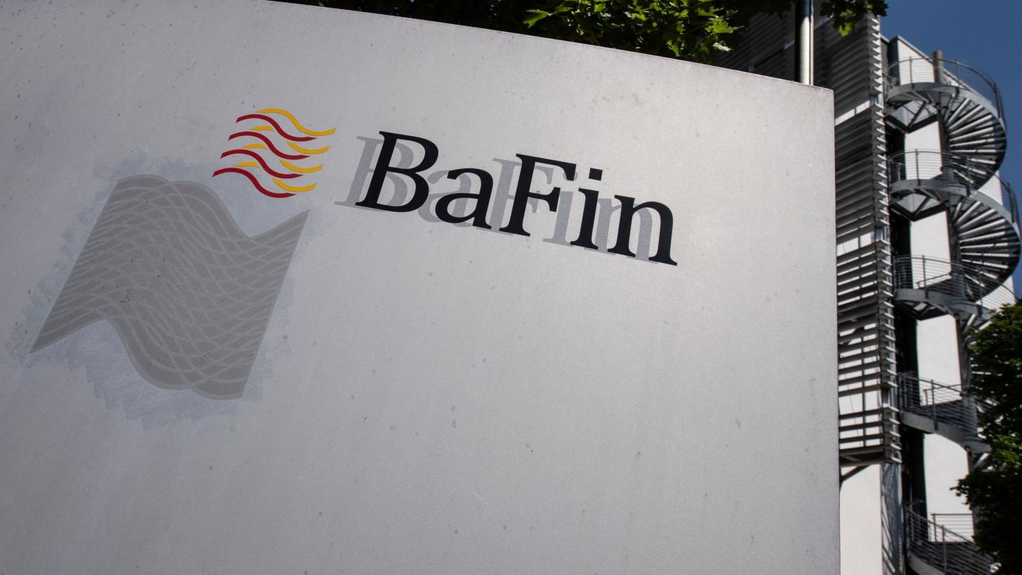 Die Finanzaufsicht Bafin mit Hilfe einer Umfrage herausfinden, wie stark Sparerinnen und Sparer vom Zinstief betroffen waren. Die Finanzaufsicht Bafin mit Hilfe einer Umfrage herausfinden, wie stark Sparerinnen und Sparer vom Zinstief betroffen waren.