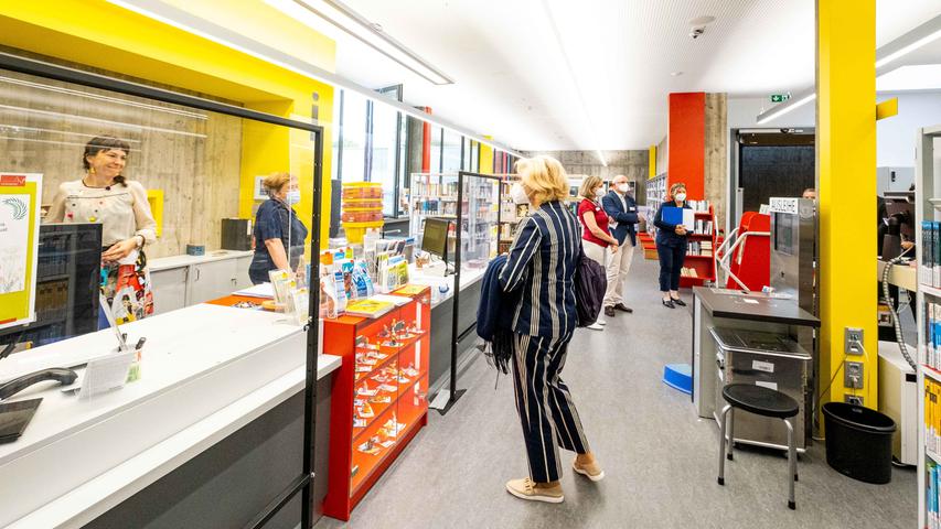 Lesehunger am Abend? Stadtbibliothek Langwasser öffnet als Open Library