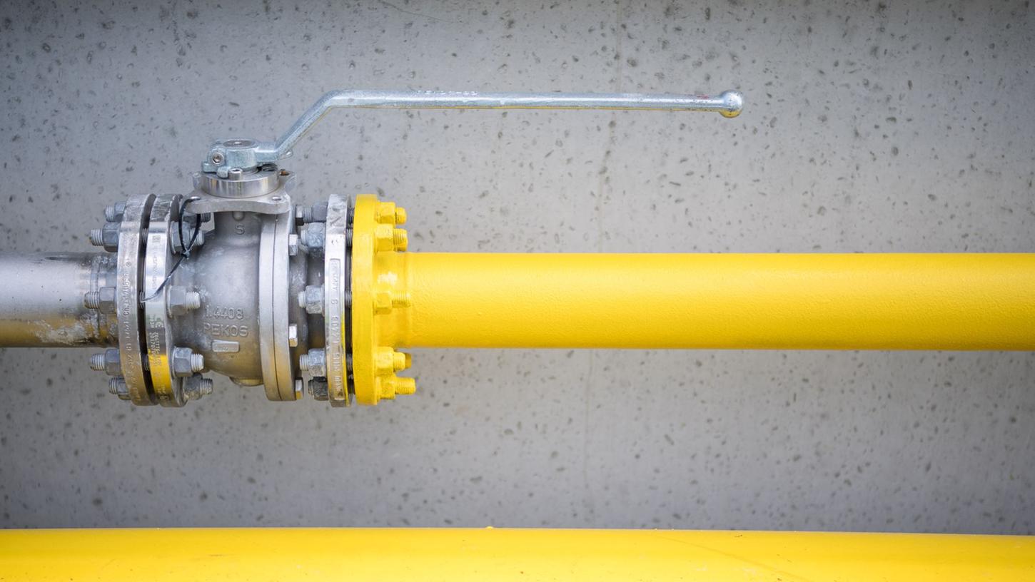 Die Haushalte, die mit Fernwärme im Winter heizen, werden direkt per Leitung aus dem Kraftwerk damit beliefert. Die Haushalte, die mit Fernwärme im Winter heizen, werden direkt per Leitung aus dem Kraftwerk damit beliefert.
