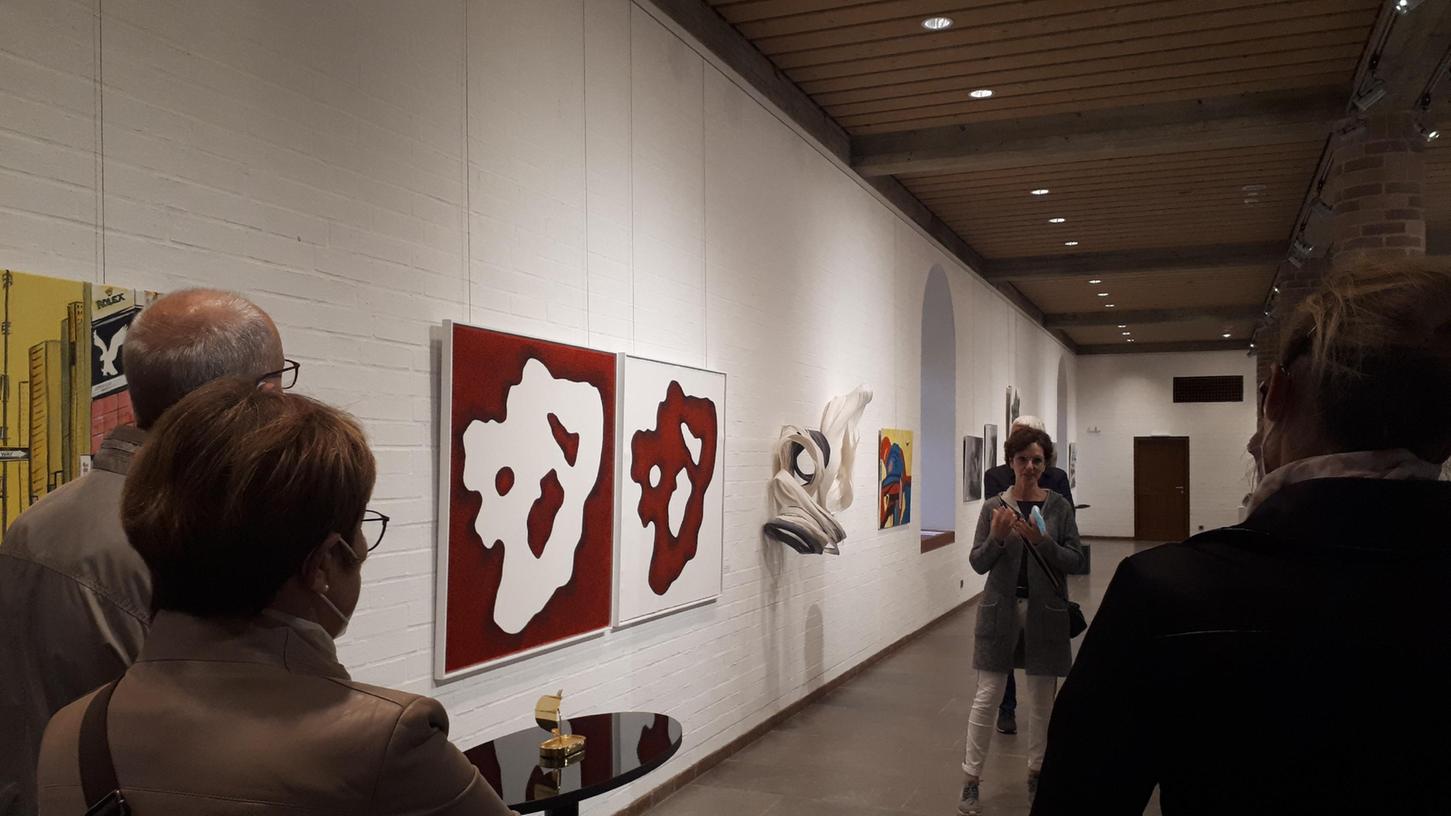 Über 70  Mitglieder des Kunstkreises Jura aus Neumarkt und der Umgebung präsentieren im Foyer des historischen Reitstadel wieder ihre aktuellen Arbeiten in einer Gruppenausstellung.