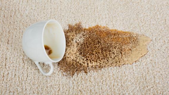 Kaffeeflecken entfernen: Das sind die besten Hausmittel