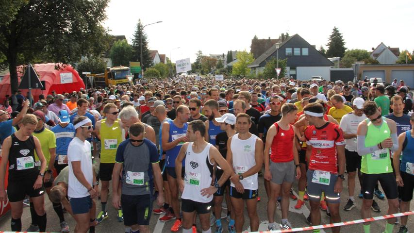 Der Halbmarathon (hier vor dem Start 2019) wird wieder das größte Teilnehmerfeld haben. 829 Läuferinnen und Läufer haben sich für die 21,1-Kilometer-Distanz vorab angemeldet.