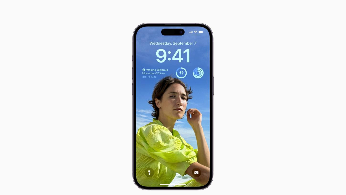 Zum Themendienst-Bericht vom 16. September 2022: Eigenes Foto, garniert mit nützlichen Widgets: iOS 16 ermöglicht einen individuellen Sperrbildschirm. Zum Themendienst-Bericht vom 16. September 2022: Eigenes Foto, garniert mit nützlichen Widgets: iOS 16 ermöglicht einen individuellen Sperrbildschirm.