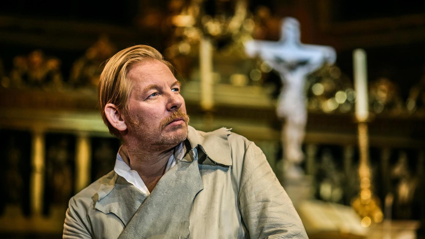 Ben Becker eröffnet am Donnerstag, 22. September, 20 Uhr, das Festival "hin&herzo" mit der Solo-Inszenierung "Ich, Judas" nach einem Text von Walter Jens.
Ben Becker eröffnet am Donnerstag, 22. September, 20 Uhr, das Festival "hin&herzo" mit der Solo-Inszenierung "Ich, Judas" nach einem Text von Walter Jens.