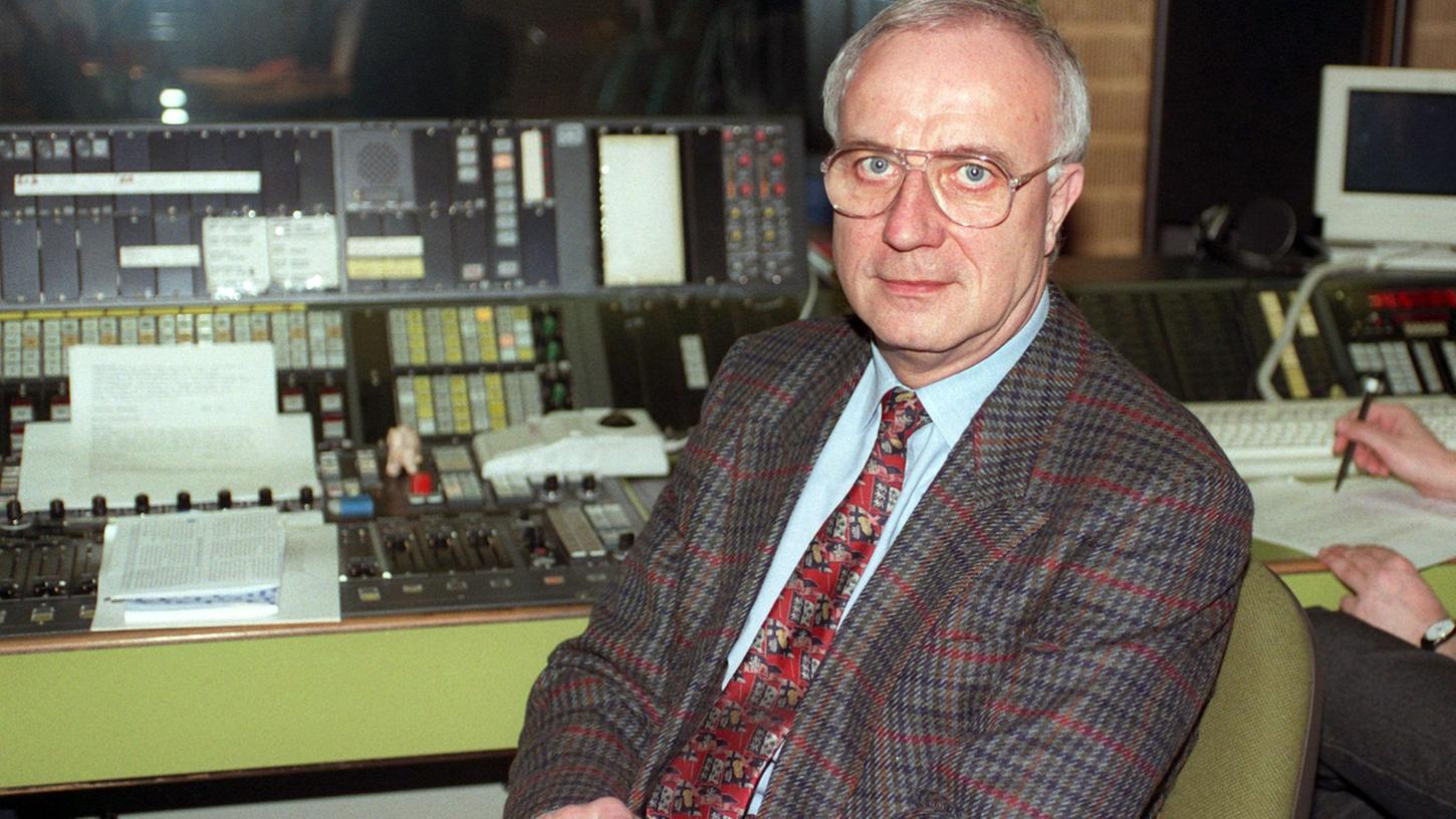 Fritz Pleitgen beim WDR in Köln (1995). Fritz Pleitgen beim WDR in Köln (1995).