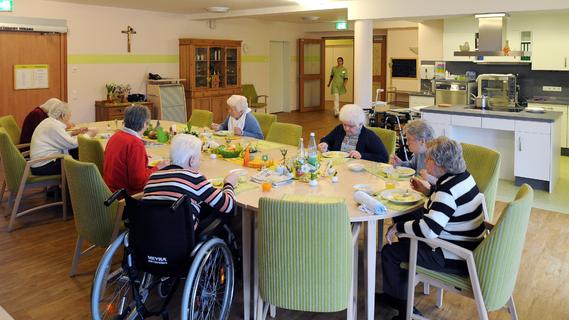 Über 350 Euro mehr im Monat pro Bewohner - auch in Bayerns Pflegeheimen explodieren die Kosten