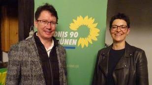 Erlangen-Höchstadt: Gemeinderätin Monika Tremel aus Kalchreuth wurde von den Landkreis-Grünen zur Landtagsdirektkandidatin, der stellvertretende Landrat Manfred Bachmayer aus Eckental zum Direktkandidaten für den Bezirkstag nominiert.
Erlangen-Höchstadt: Gemeinderätin Monika Tremel aus Kalchreuth wurde von den Landkreis-Grünen zur Landtagsdirektkandidatin, der stellvertretende Landrat Manfred Bachmayer aus Eckental zum Direktkandidaten für den Bezirkstag nominiert.